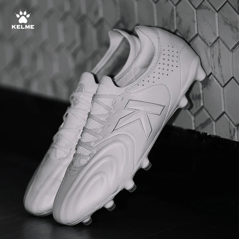 Chaussures de foot KELME FG pour homme, modèle Holy Grail, pour gazon artificiel, antidérapantes, en cuir de kangourou, pour entraînement et matchs.